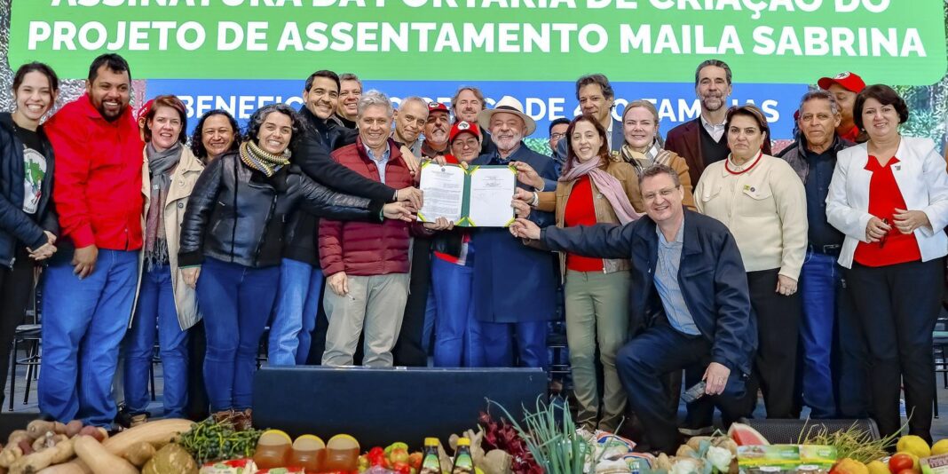 Lula institui assentamento de reforma agrária no Paraná