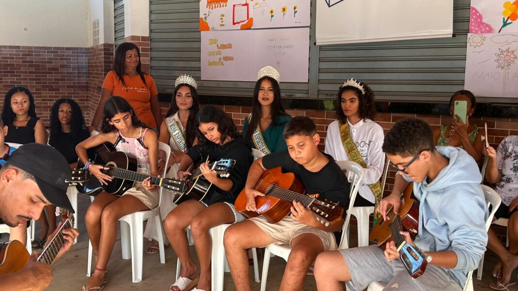 Ação de conscientização contra o abuso de crianças e jovens em Guarapari