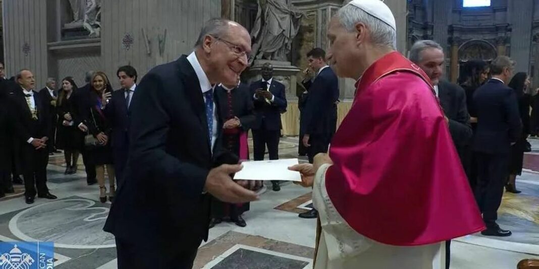 Alckmin convida Papa para visitar o Brasil durante a COP30