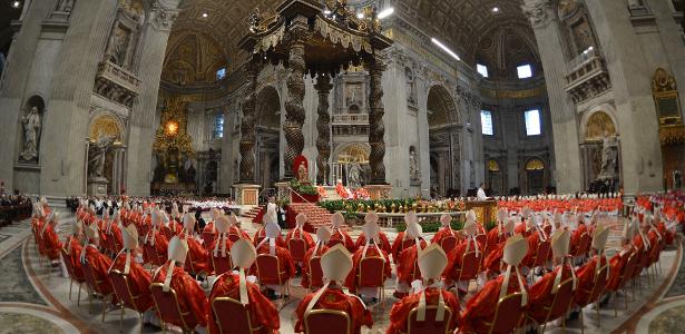 Dia inaugural tem missa para convocar o Espírito Santo
