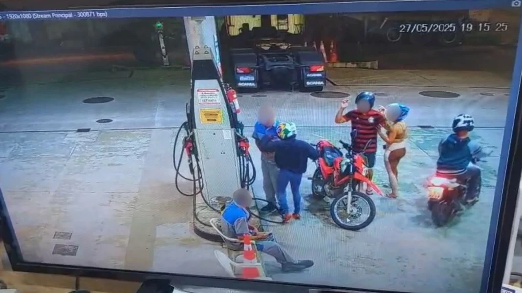 Dupla assalta frentistas e rouba dinheiro de posto de gasolina em Cariacica