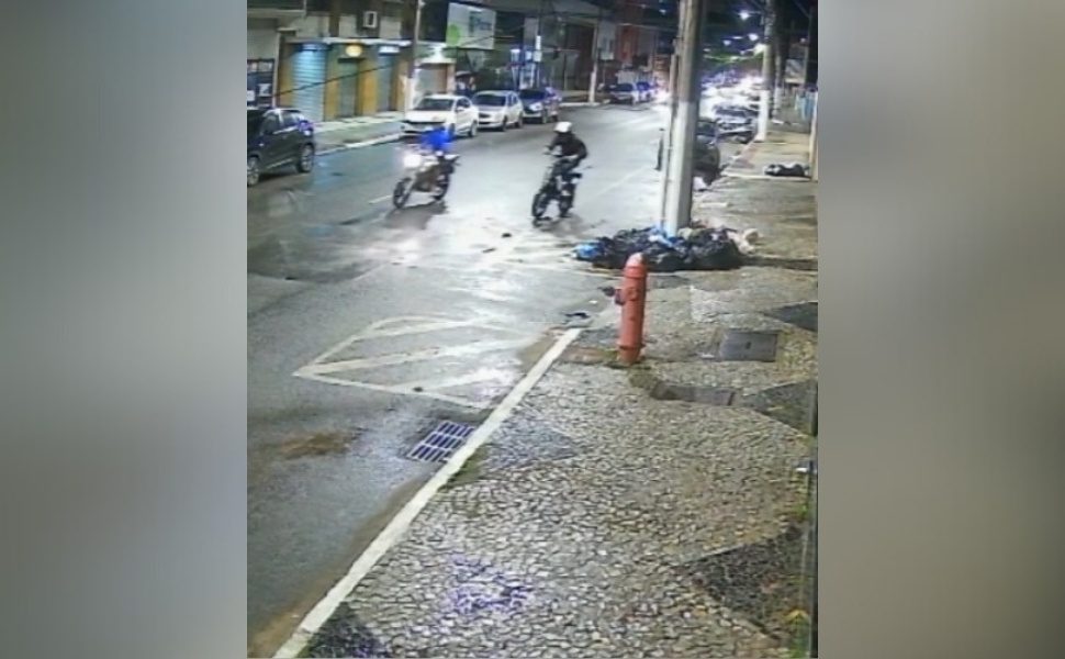 Entregador tem bicicleta elétrica roubada por assaltantes em Vila Velha