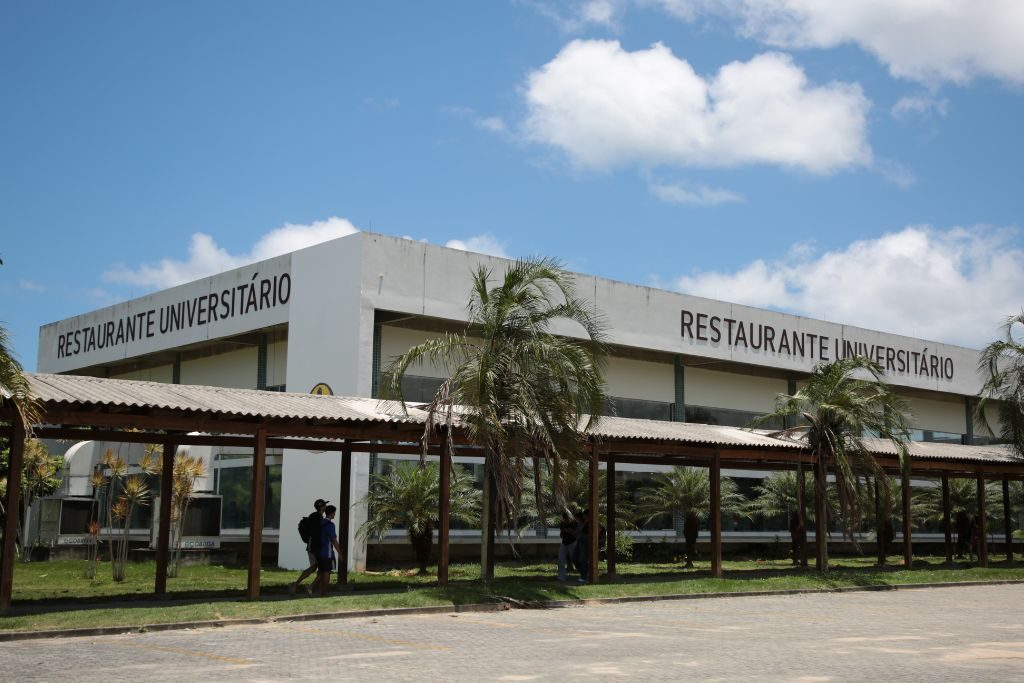 Estudantes da Ufes realizam protesto contra precariedade do RU