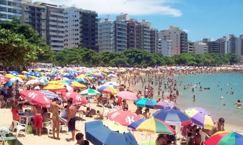 Guarapari analisa implementação de taxa para ônibus de turismo