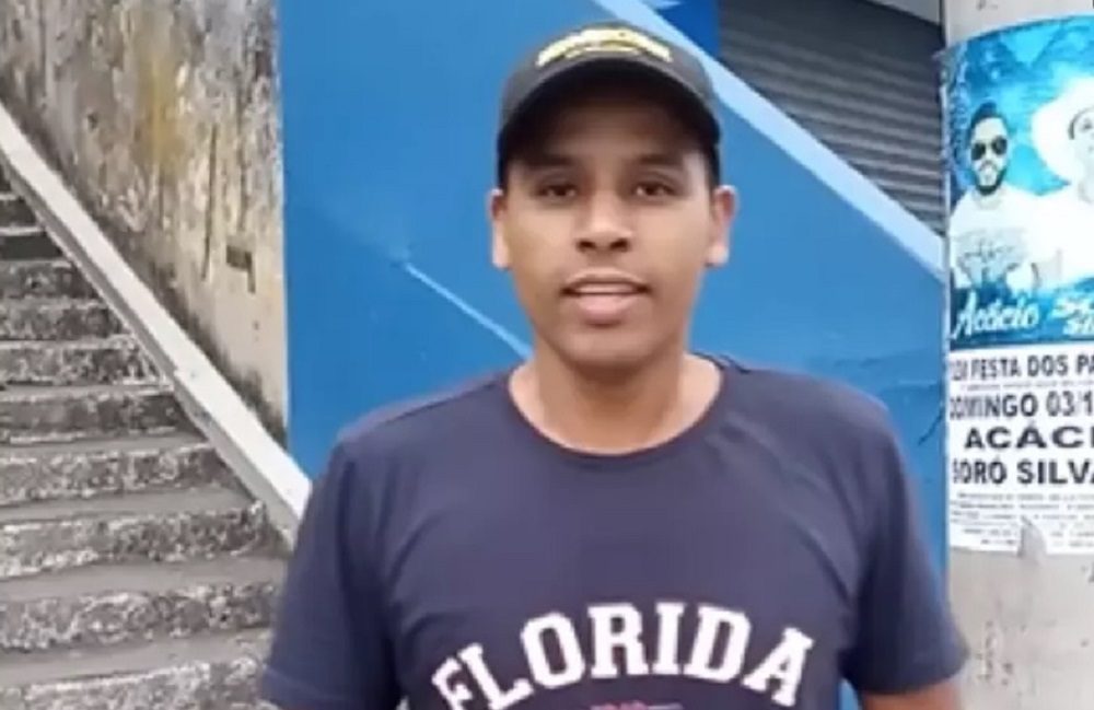 Homem morre após ficar preso entre porta e trem do metrô em SP