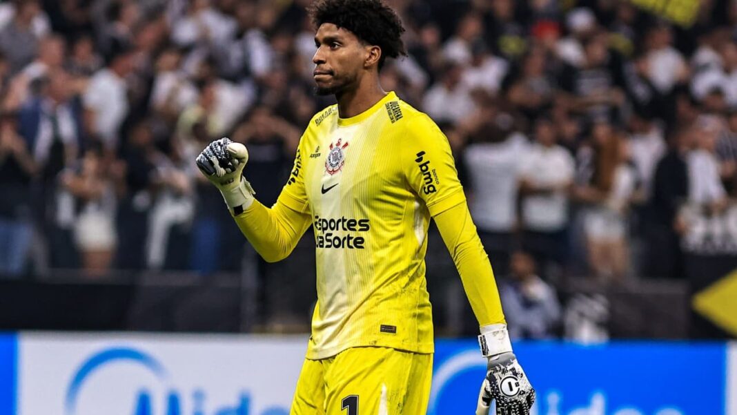 Hugo Souza exige ação do Corinthians após empate na Sul-Americana