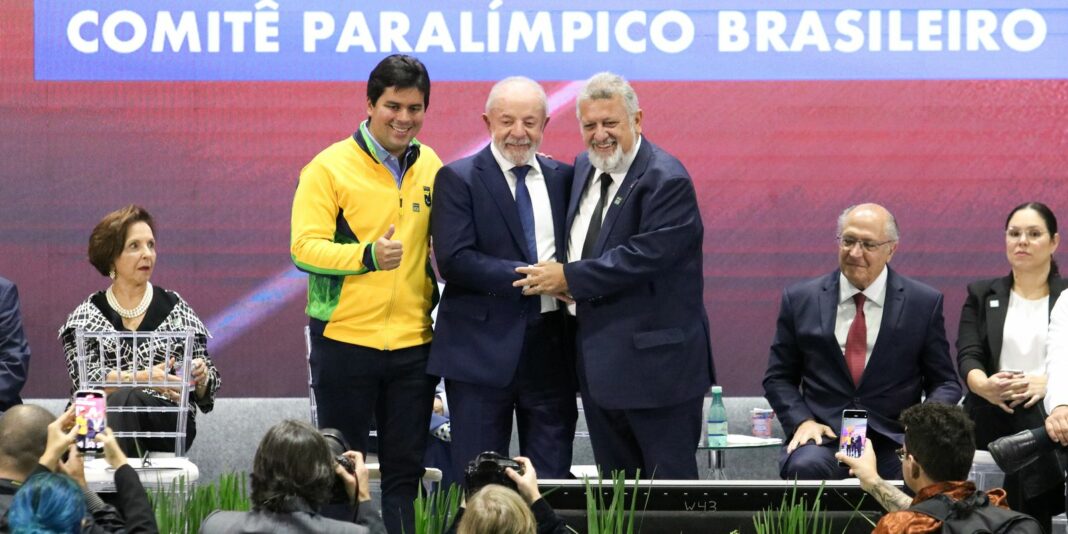 Lula solicita ampliação do projeto da Universidade do Futebol para mais esportes