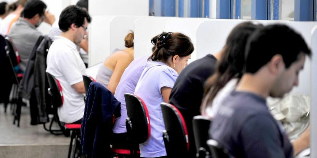 MEC prorroga inscrições de cursinhos populares até sexta-feira