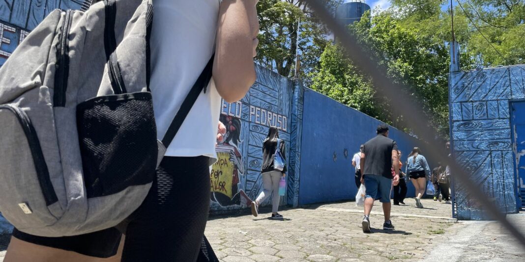 Prefeitura de SP afasta diretores de escolas com baixo Ideb