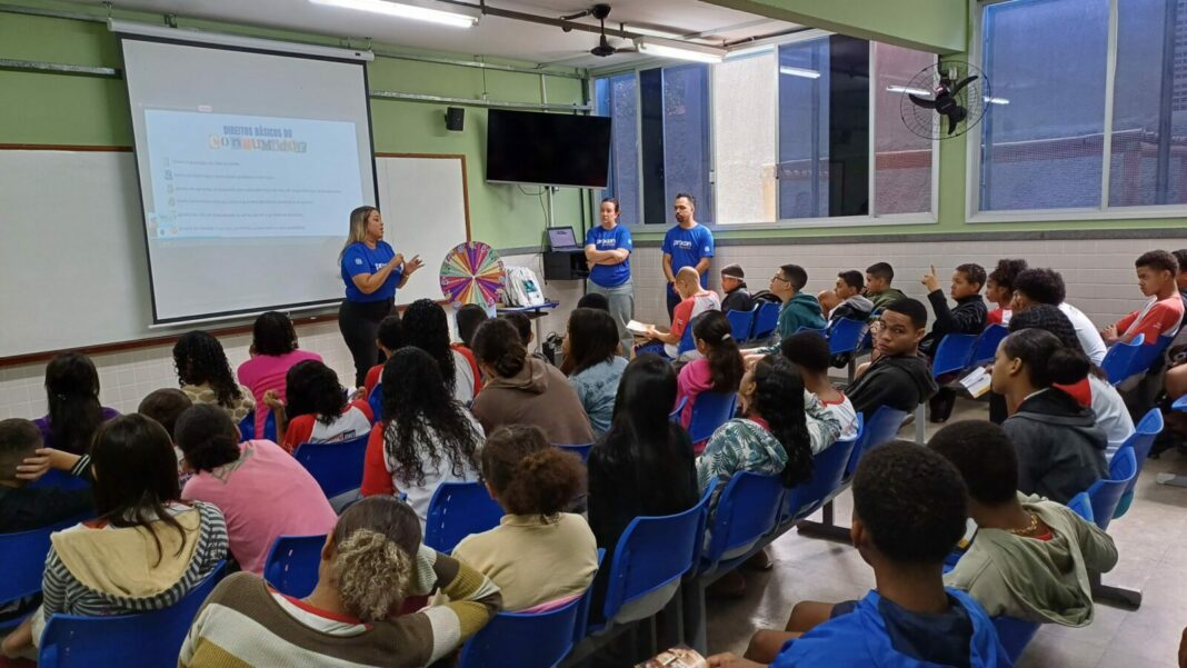 Procon-ES nas escolas inicia atividades na Semana Nacional de Educação Financeira