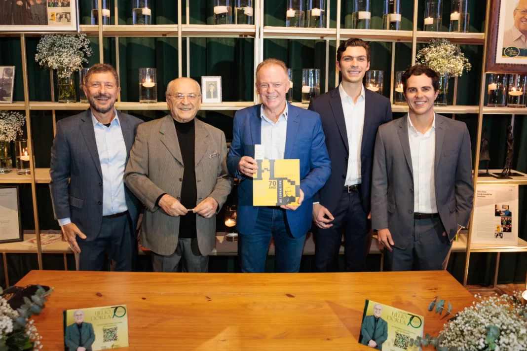 Rede Vitória celebra colunista recordista mundial e lança projeto ‘Folha Rede Vitória celebra colunista recordista mundial e lança projeto ‘Folha Social’