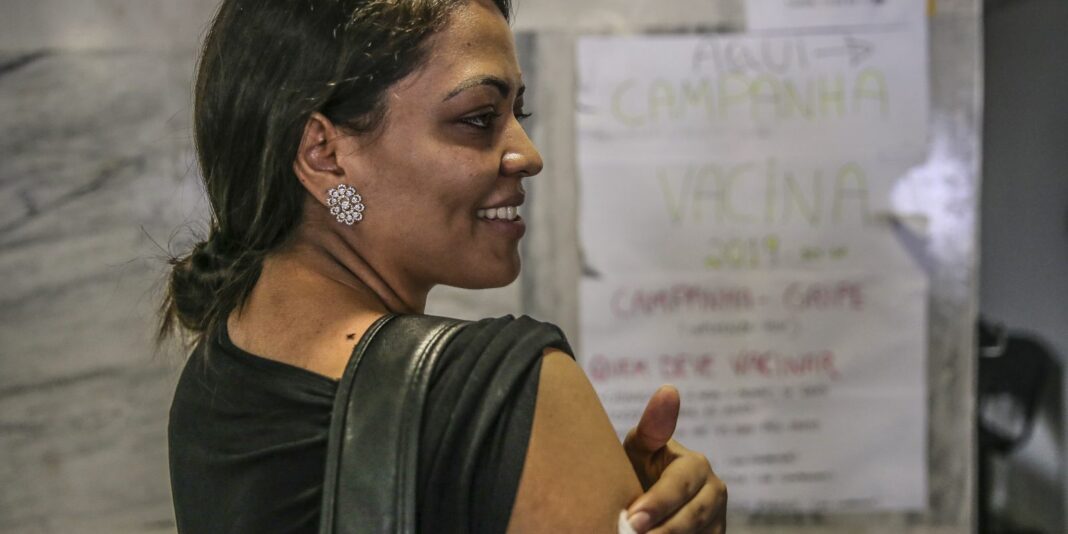 Vacinação contra gripe é ampliada para maiores de 6 meses no DF