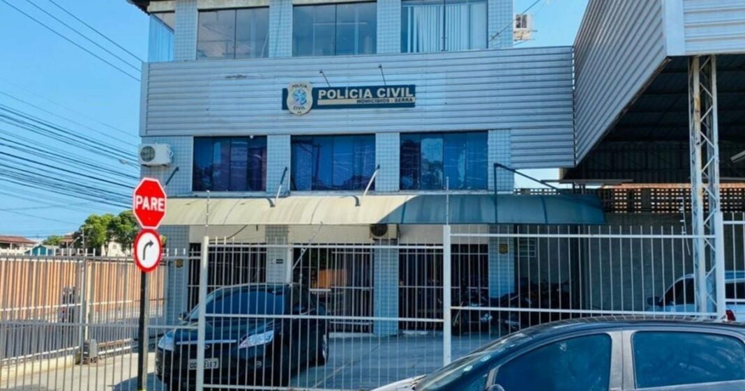 Mulher acusa companheiro de arremessar bebê de 1 ano contra a parede na Serra