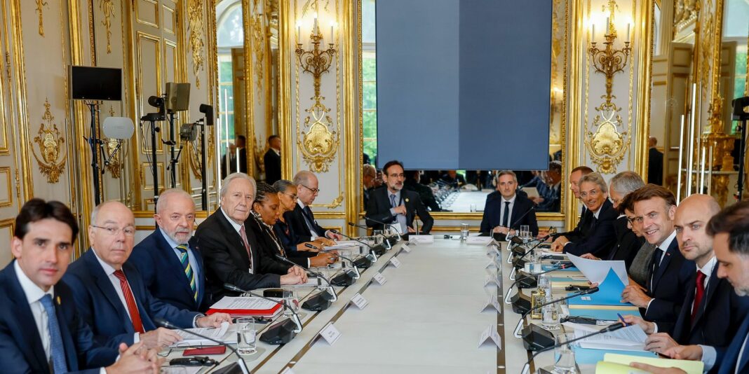 Macron solicita cláusulas-espelho no acordo entre a UE e Mercosul
