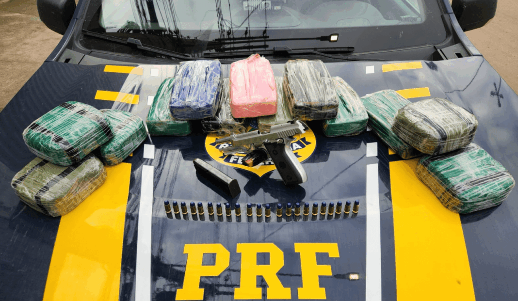 PRF apreende 14 quilos de droga em Cariacica