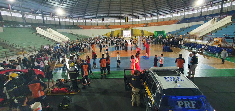 PRF realiza ação educativa sobre o Maio Amarelo em Guarapari