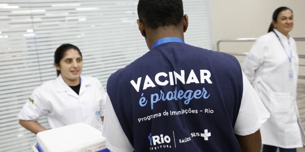 Rio inicia vacinação volante contra gripe com 22% de cobertura