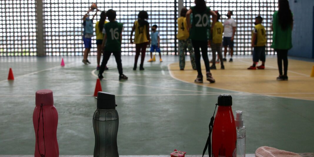 Sindicato condena plano da prefeitura de SP para privatizar escolas