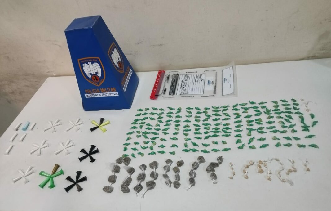 Bpm apreende drogas e recupera três motocicletas em guarapari