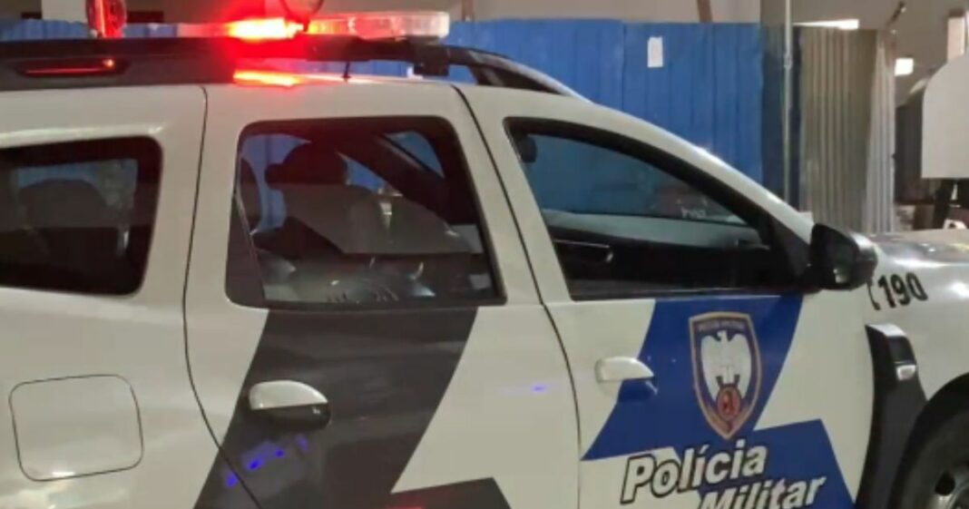 Confronto entre criminosos e PM termina com homem baleado em Vila Velha
