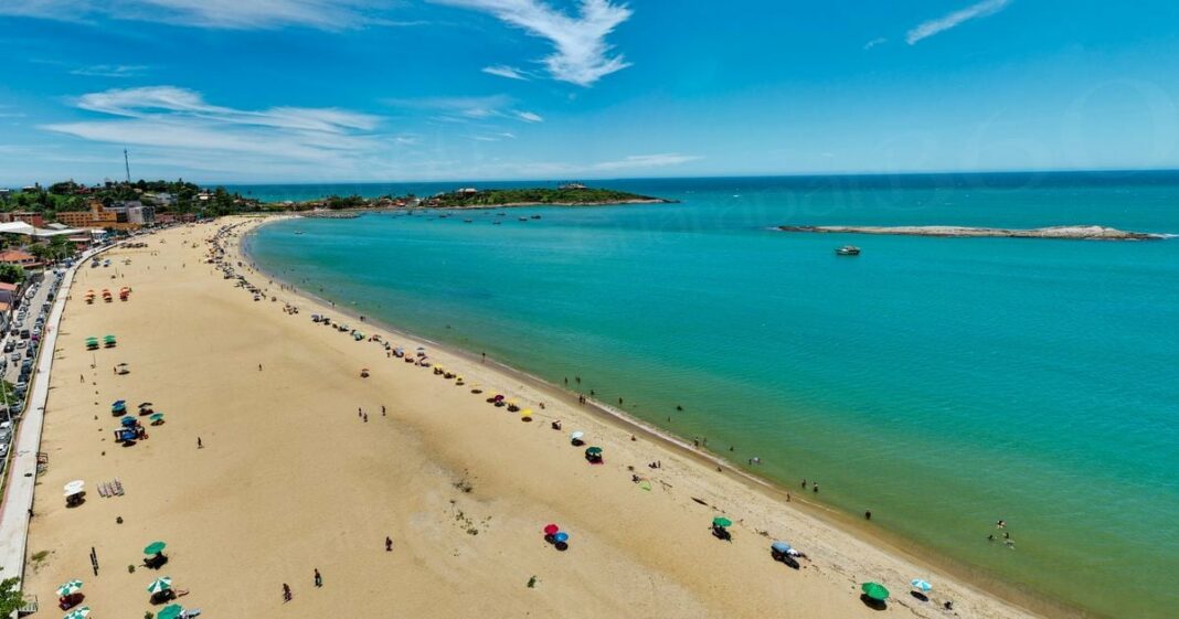 Portos, aterros e engordamento de praias