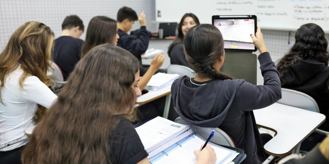 Prazo para cadastrar beneficiários em cursinhos populares se encerra