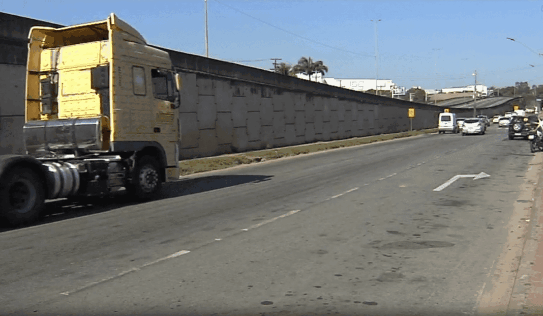 Viana anuncia obras para acabar com alagamentos na br-101