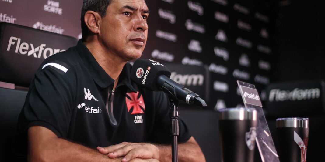 Vitória contrata o técnico Fabio Carille