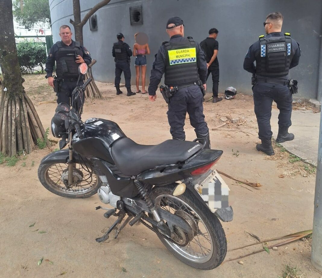 Guarda de Vitória recupera moto furtada na Serra e detém pedreiro em avenida movimentada de Vitória