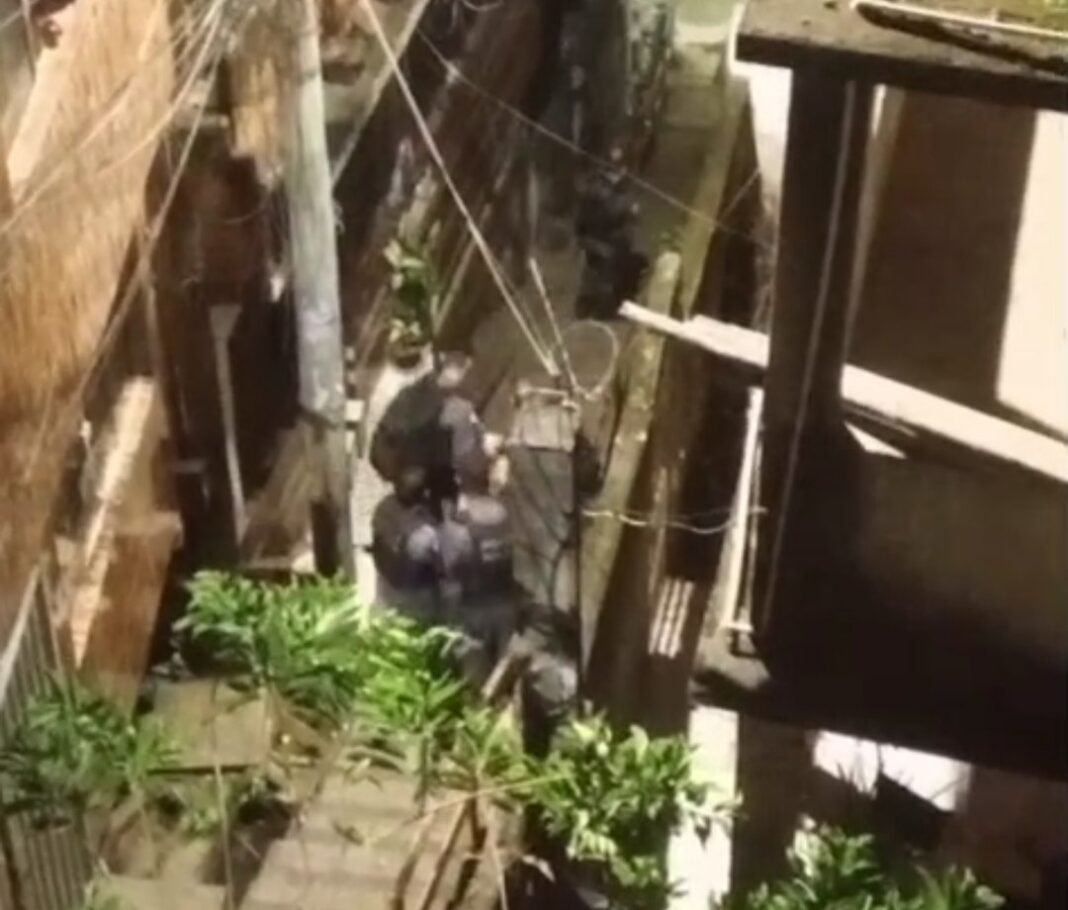Confronto armado entre traficantes e militares deixa suspeito morto em Vitória