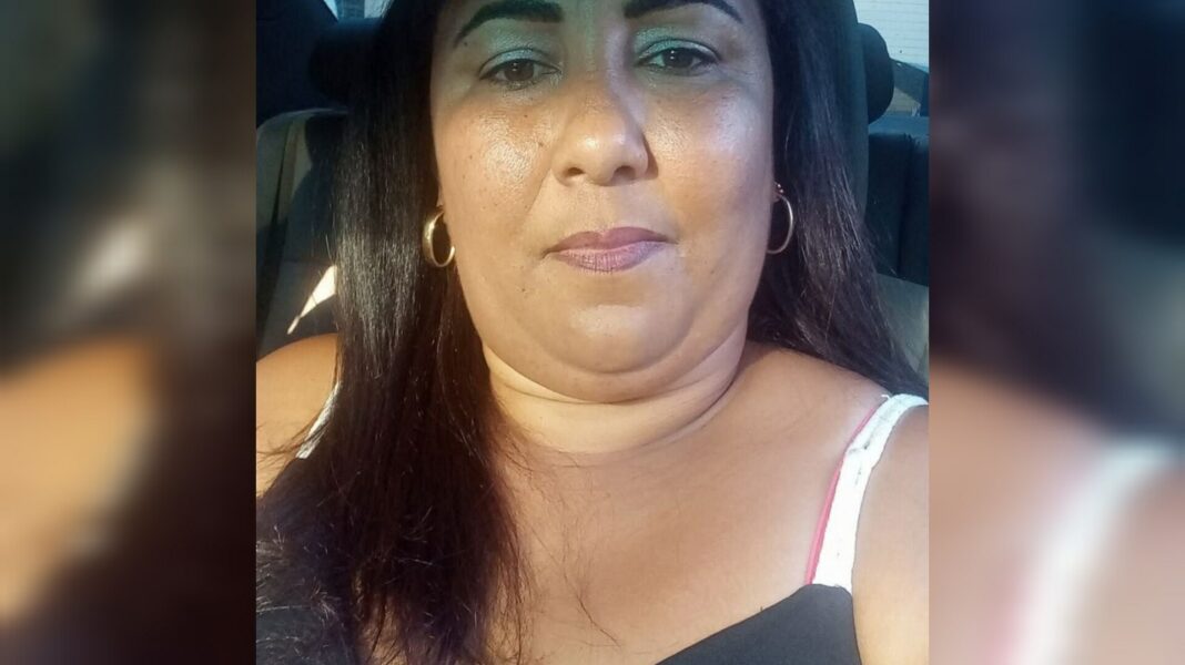 Faxineira é executada com mais de 10 tiros na frente das filhas em Cariacica